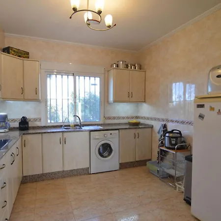 Welcoming Villa In Alicante With Private Swimming Pool *